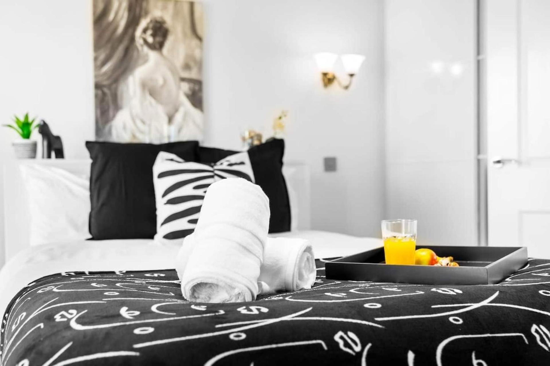 Spacious, Cosy Townhouse For Up To 9 Guests, In Centre With Allocated Parking! * Birmingham