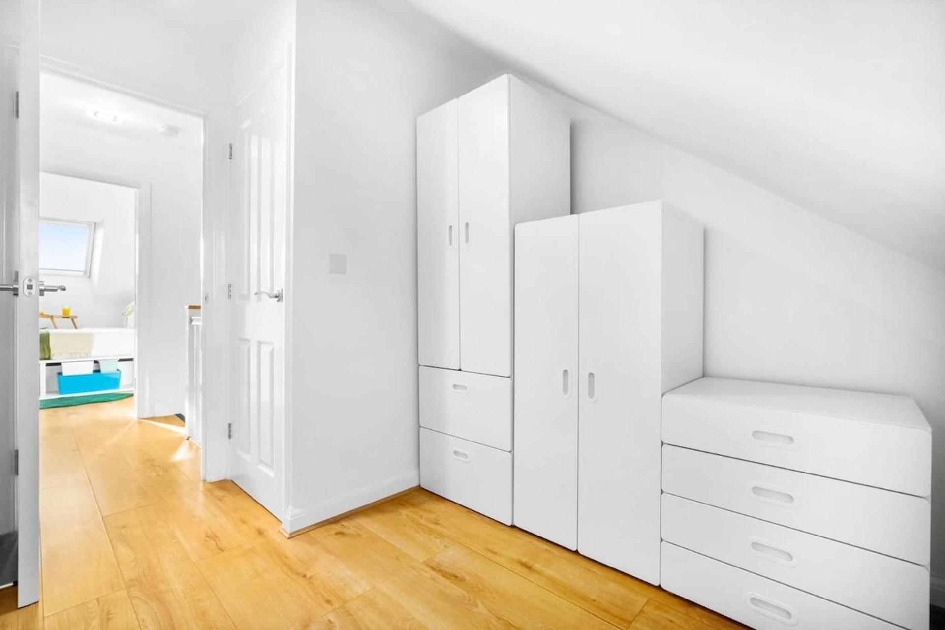 Spacious, Cosy Townhouse For Up To 9 Guests, In Centre With Allocated Parking! Birmingham